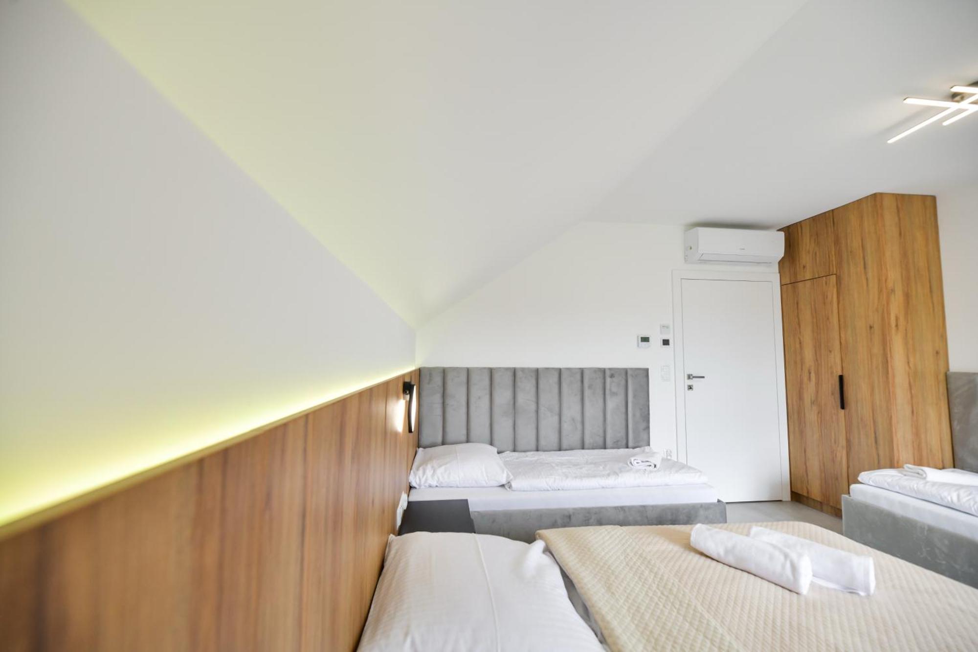 Słoneczne Wzgórze Zator Apartamento Exterior foto